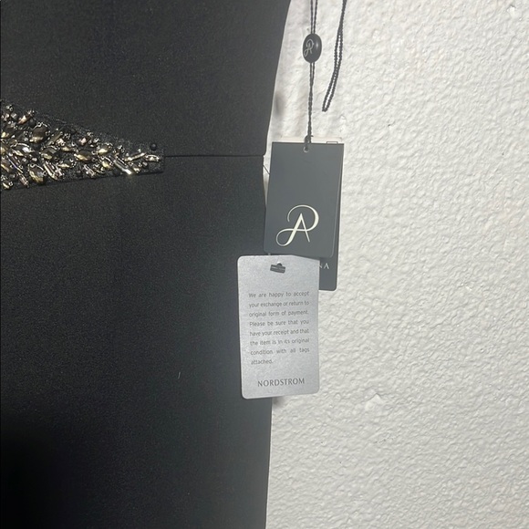 Adrianna Papell - Elegant Black Dress with Embellished Detail size 2 NWT - Picture 4 of 8